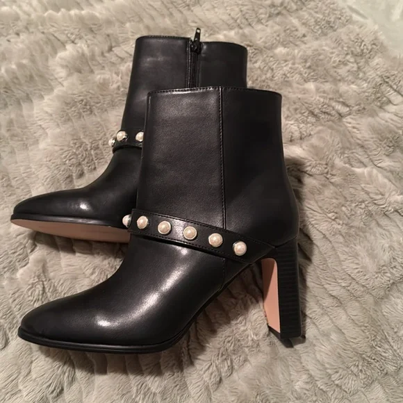 Boots - Picture 4 of 4